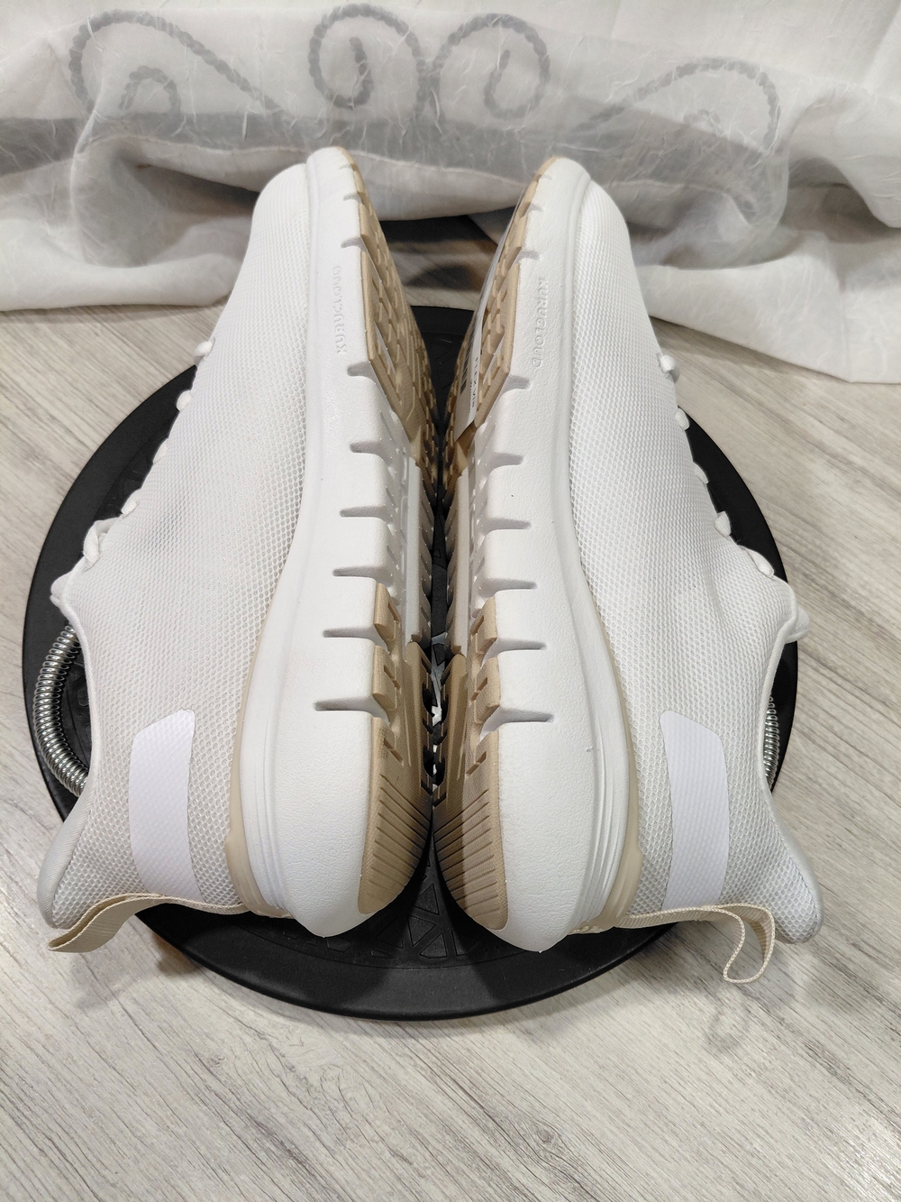 NEW KURU Womens Flex,Bright White & Sand Athletic Sneakers SIZE 9.5 - Picture 8 of 11